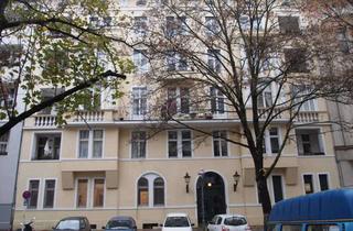 Wohnung mieten in Roscherstraße, 10629 Charlottenburg, 2 Zimmer möbliert im repräsentativen Stuckaltbau - Nähe Kurfürstendamm - wunderschöner Garten