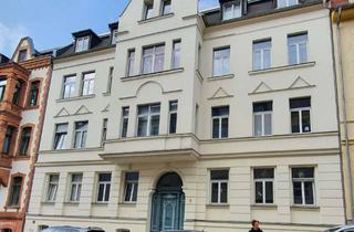 Wohnung mieten in Feuerbachstraße, 06114 Paulusviertel, Schöne lichtdurchflutete 2 Zi-DG-Wohnung mit Einbauküche, Laminat und Duschbad im Paulusviertel