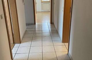 Wohnung mieten in Zum Steinbruch, 97332 Volkach, Gepflegte 3‑Zimmer Wohnung im 3. OG mit Balkon in Volkach