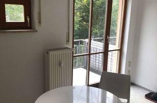 Wohnung mieten in Uhlandstr. 11, 83024 West, Apartment mit Balkon und Tiefgaragenplatz