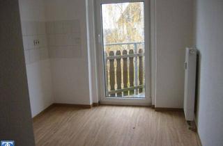 Wohnung kaufen in 08525 Plauen, Objekt-Nr.: 12124 - vermietete 2-Zimmer-ETW mit Wanne und Balkon im DG in Plauen