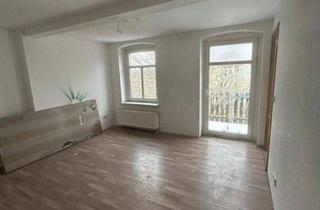 Wohnung kaufen in 08525 Plauen, Objekt-Nr.: 11124 - renovierungsbedürftige 1-Zimmer-ETW im DG mit Dusche, Balkon, Abstellraum und Bodenkammer in Plauen