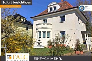 Villa kaufen in 90482 Nürnberg, Zeitreise des Luxus: Villa und Garten verschmelzen zu zeitloser Eleganz.