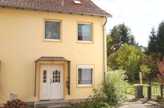 Reihenhaus kaufen in 01705 Freital, Endreihenhaus mit großem Grundstück und Ausbaupotenzial in Freital