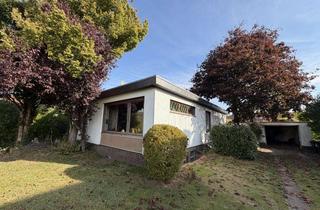 Haus kaufen in Neuwerker Tor 55, 24768 Rendsburg, Gemütlicher Bungalow mit Potential!! Garage, hübschen Garten und unweit vom Nord-Ostsee-Kanal!