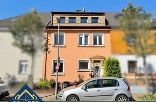 Haus kaufen in 66763 Dillingen, Zwei- bis Dreifamilienhaus mit Garten und Balkon in zentraler Lage von Dillingen zu verkaufen