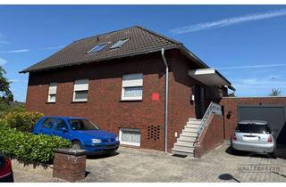 Haus kaufen in 26316 Varel, Provisionsfrei: Selbst wohnen und zusätzlich vermieten. Großes 2-Familienhaus in Varel.