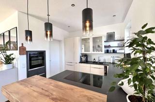 Wohnung kaufen in 88457 Kirchdorf, TOP-Exklusiv & modern! 3,5 Zimmer-Maisonettewohnung mit Einbauküche und 2 TG-Stellplätzen!