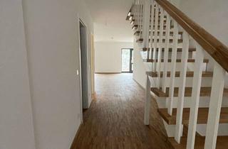 Wohnung kaufen in Gutsweg 43, 06116 Kanena-Bruckdorf, Rittergut Kanena - 5-R-Mais. Whg. mit Terrasse & eigenem Garten