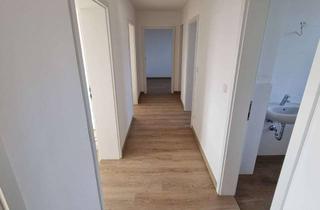 Wohnung mieten in Schubertstraße, 93333 Neustadt, Renovierte 4-Zimmer-Wohnung mit Balkon im 4. OG in Neustadt an der Donau
