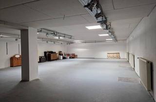 Gewerbeimmobilie kaufen in 26316 Varel, City-Lage: Ladengeschäft mit angrenzender Halle. Langfristige Mieteinnahmen oder Umbau zu Wohnungen?