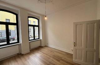 Wohnung kaufen in 53111 Bonn, Bonn - Bezugsfreie Altbauwohnung mit Garten im Bonner Zentrum