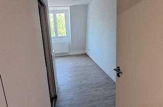 Wohnung mieten in Merseburger Strasse 16, 06686 Lützen, Altersgerechte Dachgeschosswohnung in Lützen mit Aufzug