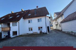 Wohnung mieten in Untere Kirchstr. 13, 72587 Römerstein, Römerstein – Helle 3-Zimmer-Wohnung mit Terrasse, Carport & zusätzlichem Stauraum