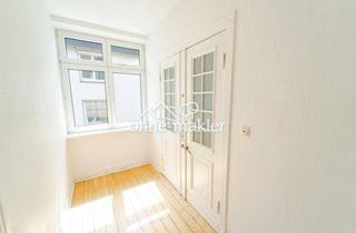 Anlageobjekt in Schwartauer Allee 121, 23554 Lübeck, Zauberhafte Altbauwohnung mit Balkon und Gartennutzung im Herzen Lübecks