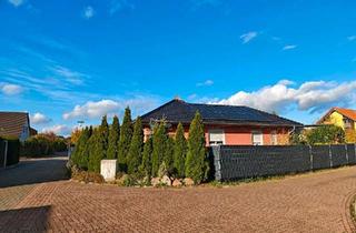 Haus kaufen in 39590 Tangermünde, Tangermünde - Winkelbungalow mit Einliegerwohnung in Top- Lage
