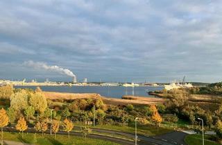 Wohnung kaufen in Segelmacherweg 10, 18109 Groß Klein, Panorama-Blick Warnow / Hafen - 3-Zi. a.W. möbl., neuw. EBK, 1km bis Warnemünde