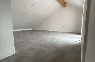 Wohnung kaufen in 66901 Schönenberg-Kübelberg, *Dachgeschosswohnung - Stilvoll wohnen mit großem Balkon und 2 Stellplätzen***