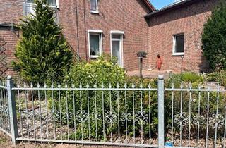 Haus kaufen in 29439 Lüchow, Lüchow (Wendland) - Haus mit Garten, Balkon, Terrasse, Nebengebäuden und Wiese