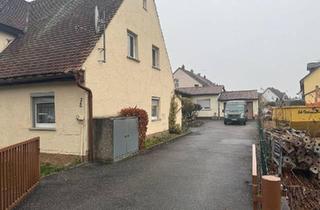 Haus kaufen in 92421 Schwandorf, Schwandorf - 2 Wohnhäuser mit Grundstück in zentrumsnaher Lage