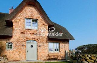 Einfamilienhaus kaufen in Seestraße, 25996 Wenningstedt, Wohlfühloase unter Reet am Meer