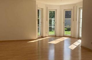 Wohnung kaufen in 82140 Olching, R E S E R V I E R T- Schöne, sonnige sehr ruhige Gartenwohnung mit großem Garten