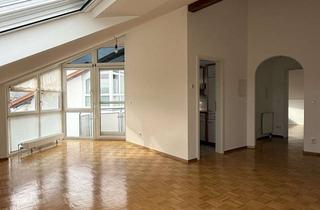 Wohnung mieten in Oberer Wengertweg 31, 71134 Aidlingen, Charmante 2,5-Zimmer Dachgeschosswohnung in Aidlingen