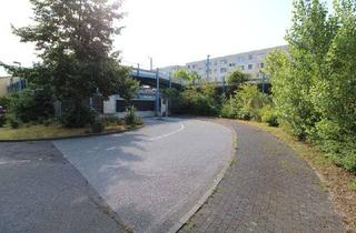 Garagen mieten in Dr.-Martin-Luther-King-Str., 19061 Großer Dreesch, Sicher parken, entspannt starten - überdachter Stellplatz!