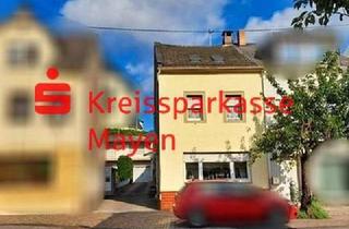 Haus kaufen in 56642 Kruft, Zwei Wohnhäuser mit großem Potenzial
