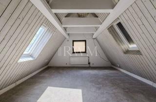 Einfamilienhaus kaufen in 70329 Hedelfingen, Stuttgart-Hedelfingen I Kleines renovierungsbedürftiges Einfamilienhaus mit Garten in ruhiger Lage