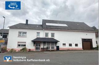Haus kaufen in 55765 Schmißberg, Vielseitiges Wohnhaus mit großem Grundstück und separater Einheit