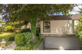Haus kaufen in 88339 Bad Waldsee, Bad Waldsee - FrauenbergMondäner Winkelbungalow mit Indoorpool