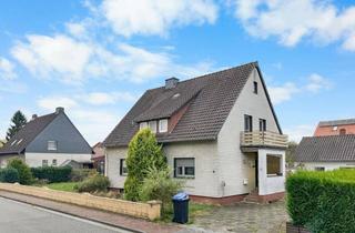 Haus kaufen in 31311 Uetze, Vielseitig nutzbares Ein- oder Zweifamilienhaus mit Garage und großem Grundstück in Dedenhausen