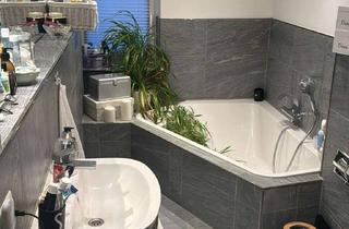 Haus mieten in Platanenweg 14, 25421 Pinneberg, Attraktives Mietshaus in Pinneberg, moderne Einbauküche, ausgebautes DG, mit Garten