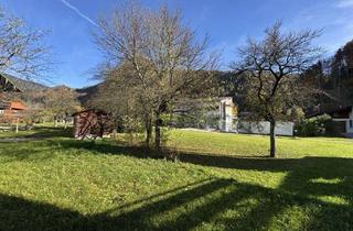 Grundstück zu kaufen in 83246 Unterwössen, Großzügiger Baugrund mit Nord- und Südzufahrt für ein Gebäude bis 3 Wohnungen und Garagen