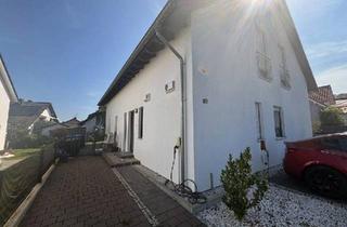 Haus kaufen in 35516 Münzenberg, Münzenberg - Modernes Zweifamilienhaus mit zwei Wohneinheiten in ruhiger Lage