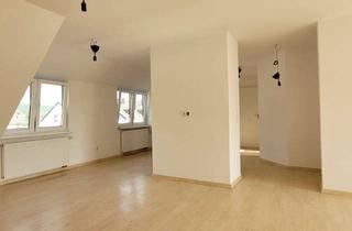 Wohnung kaufen in Hauptstraße 103, 53842 Troisdorf, MANNELLA *Licht & Luft* Toll geschnittene Dachgeschosswohnung in zentraler Lage von Spich