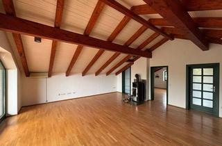 Wohnung kaufen in 47506 Neukirchen-Vluyn, Schicke Wohnung mit Loggia, Kaminofen und Stellplatz in Neukirchen-Vluyn!