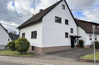 Haus kaufen in 55776 Ruschberg, Zweifamilienhaus mit 2 Garagen und Stellplatz in zentraler Ortslage