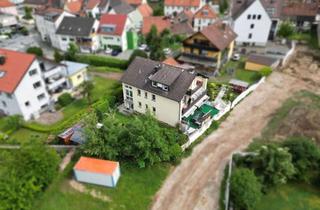 Haus kaufen in 96103 Hallstadt, TOP-Lage - 3 Familienhaus mit Garten, Carport & Zukunftsperspektive!