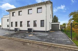Doppelhaushälfte kaufen in Landwehrstraße, 52388 Nörvenich, Moderne Doppelhaushälfte in Eschweiler über Feld – ruhig wohnen, offen leben"