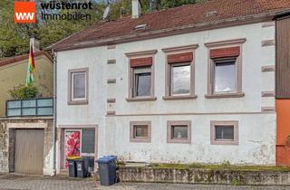 Haus kaufen in 66701 Beckingen, Zweifamilienhaus-Potenzial: Solides Wohnhaus mit modernisierter Einheit und Ausbaureserve