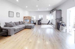 Wohnung kaufen in 83308 Trostberg, Drei Wohnungen, viele Möglichkeiten –Altstadtflair mit Investitionscharme