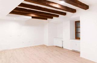 Wohnung kaufen in 83308 Trostberg, Drei Wohnungen, viele Möglichkeiten – Altstadtflair mit Investitionscharme