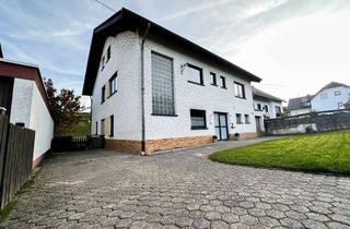 Haus kaufen in 53426 Schalkenbach, Solide Kapitalanlage mit Weitblick! Zweifamilienwohnhaus vor den Feldern Schalkenbachs!