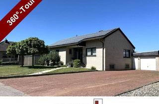 Einfamilienhaus kaufen in 52511 Geilenkirchen, Geilenkirchen - Großzügiger, freistehender Bungalow mit zwei Doppelgaragen, Werkhalle und Aussicht ins Grüne