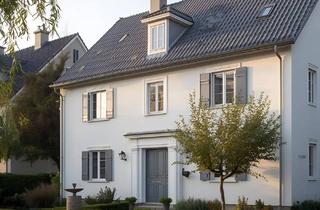 Wohnung kaufen in 82205 Gilching, Provisionsfrei: Modernisiertes Mehrfamilienhaus mit Garten, Terrasse und Balkon in Gilching