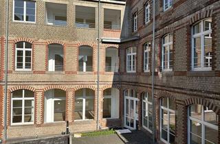 Lofts mieten in Blumenstraße 18, 66111 Saarbrücken, Nach Sanierung: Stilvolle 3-Zimmer-Loft-Wohnung mit geh. Innenausstattung & Loggia