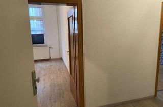 Wohnung mieten in 31785 Hameln, 2,5-Zimmer-Wohnung, 75 qm, 1. OG, WG-geeignet, Einbauküche, teilrenoviert, Hameln Innenstadt