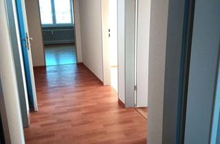 Wohnung mieten in 86399 Bobingen, Geräumige 3-Zimmer-Dachgeschosswohnung